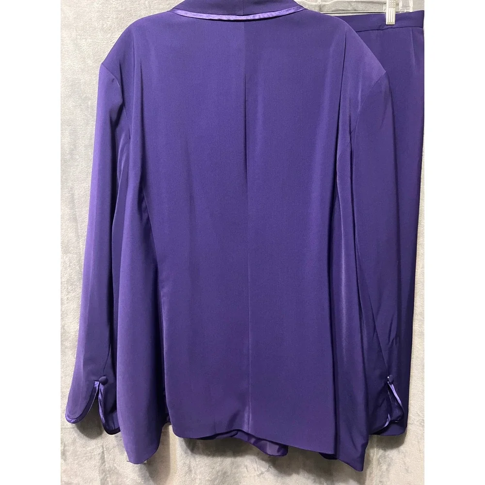 G.M.I. Woman Purple 2 Piece Skirt Suit 38W NWT Dickie Satin Trim Church Formal